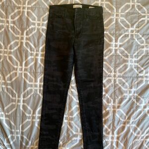 Social Standard by Sanctuary, size 4